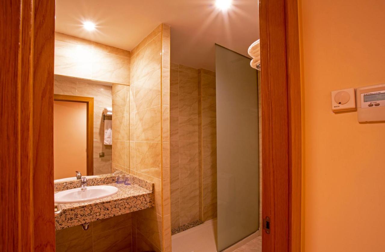 Hotel Cies Calvarrasa de Abajo エクステリア 写真